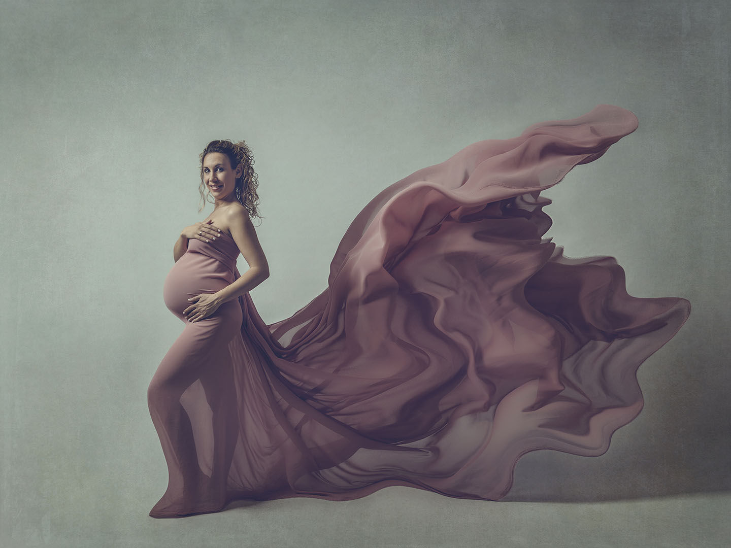 Fotografia de embarazo fineart telas volando