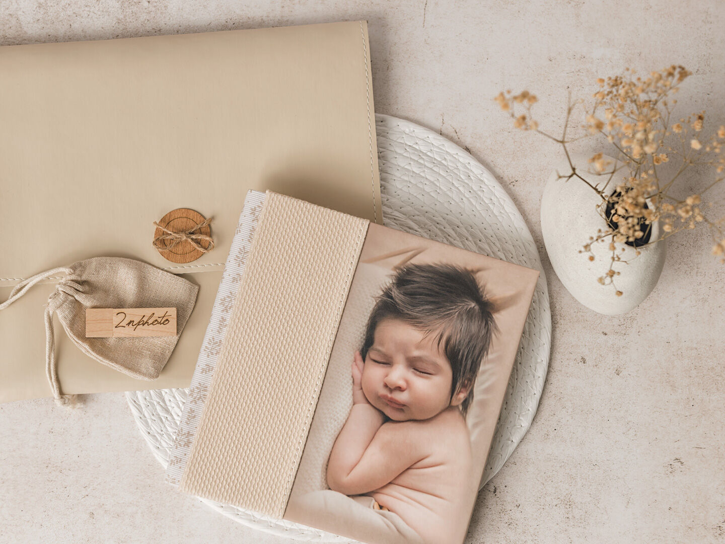 2nphoto - Sesión de newborn en Barcelona - reportaje-recien-nacido-album-barcelona.jpg