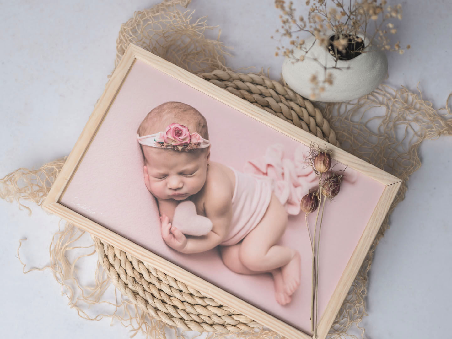2nphoto - Sesión de newborn en Barcelona - sesio-n-newborn-acabados-entrega-caja-madera-personalizada-fotos-papel-algodo-n-fotografo-recien-nacido-hospitalet-esplugues-martorell-022.jpg